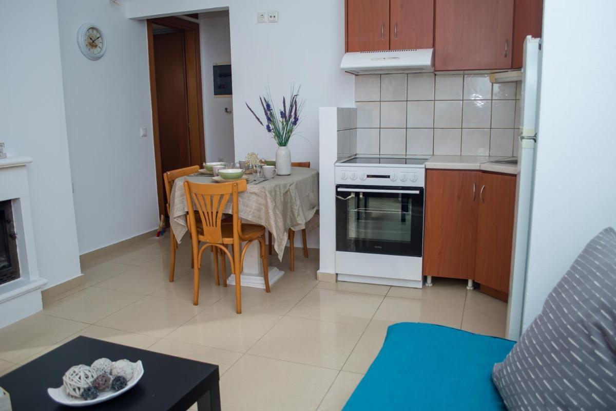 Sun By The Sea 2 Apartment Agia Pelagia  Exterior photo